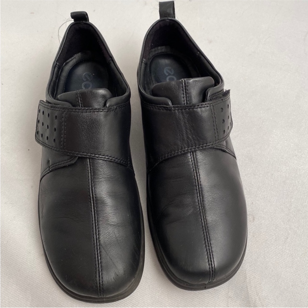 Ecco black leather velcro slip on shoes 36